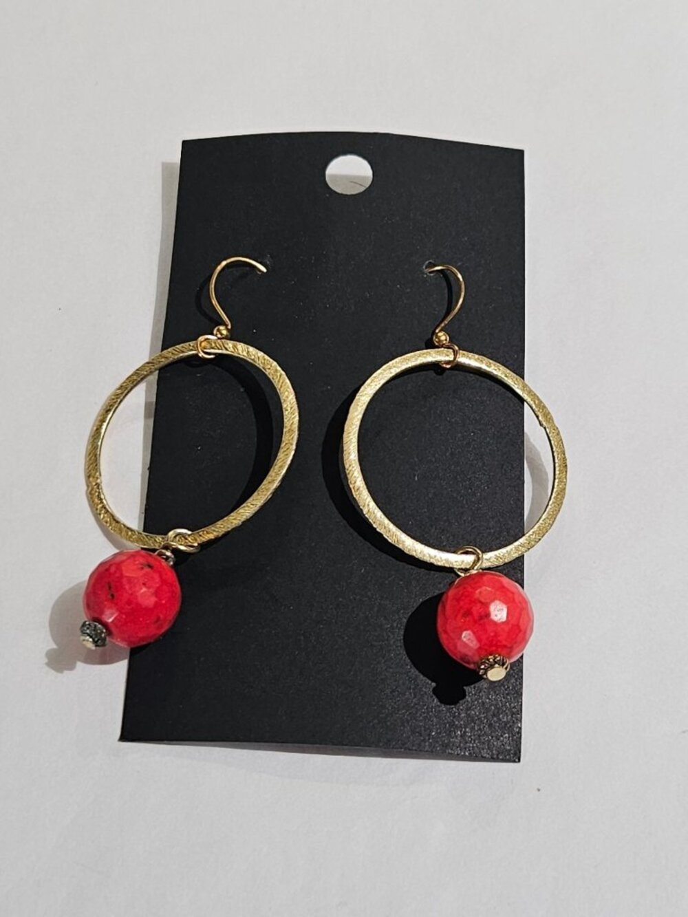 Goldtone Circle Dangle Earrings Red Black Glass Bead 2 inches